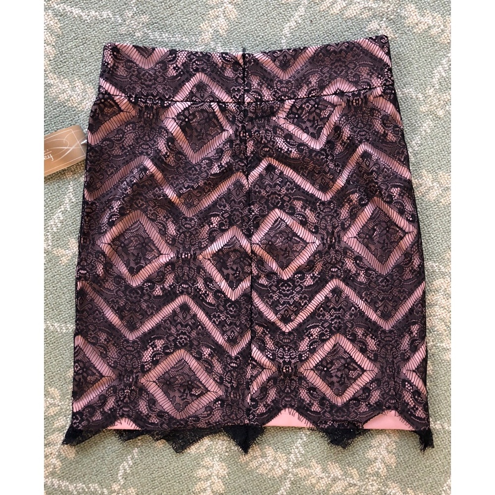 Geometric Lace Overlay Pencil Skirt - Picture 2 of 3